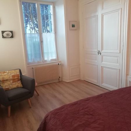 3 Place Des Arbres, Chambres D'Hotes, Felletin الغرفة الصورة